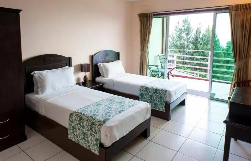 בית מלון כפרי Celyn Resort Kinabalu