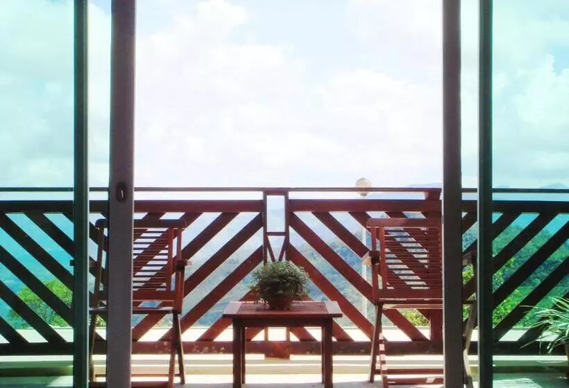 בית מלון כפרי Celyn Resort Kinabalu