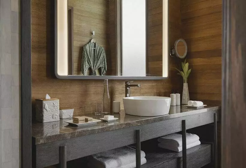 Отель Conrad Maldives Rangali Island