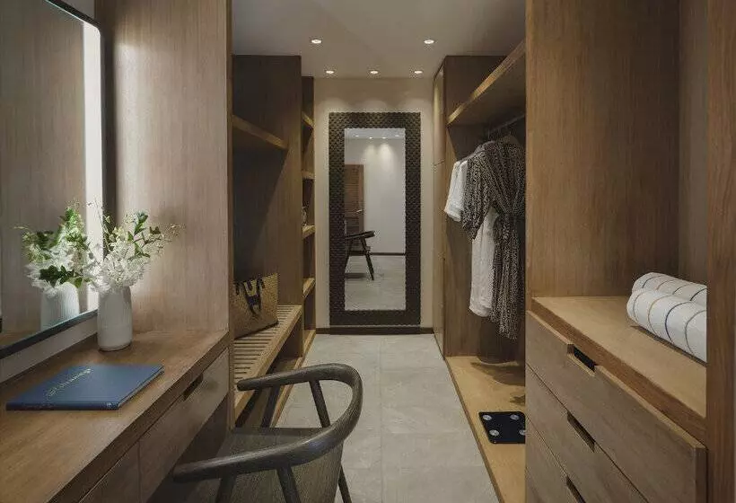 Отель Conrad Maldives Rangali Island