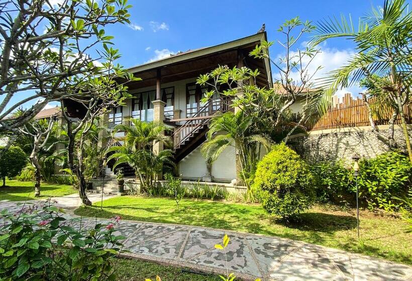 ホテル Desamuda Village