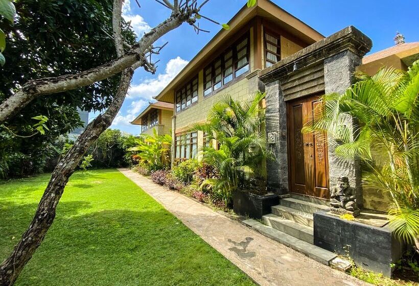 ホテル Desamuda Village