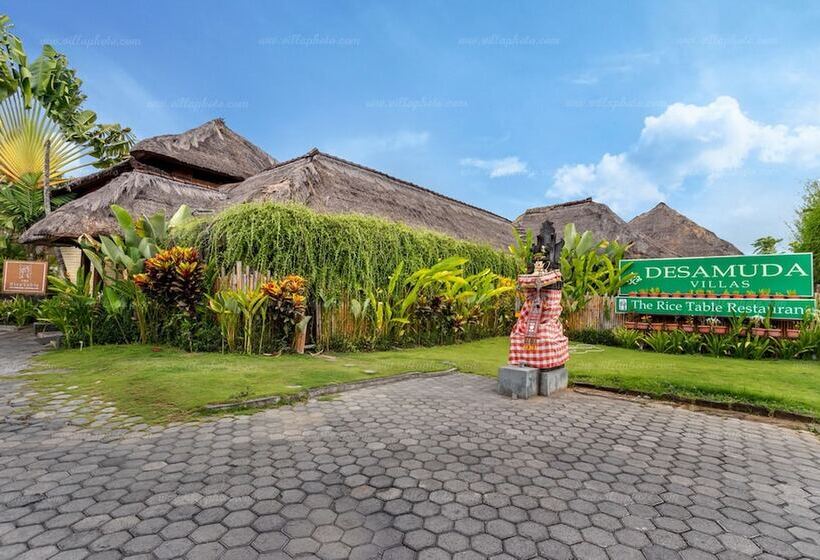 ホテル Desamuda Village