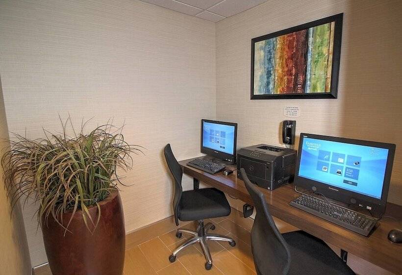 Отель Fairfield Inn & Suites By Marriott Jupiter