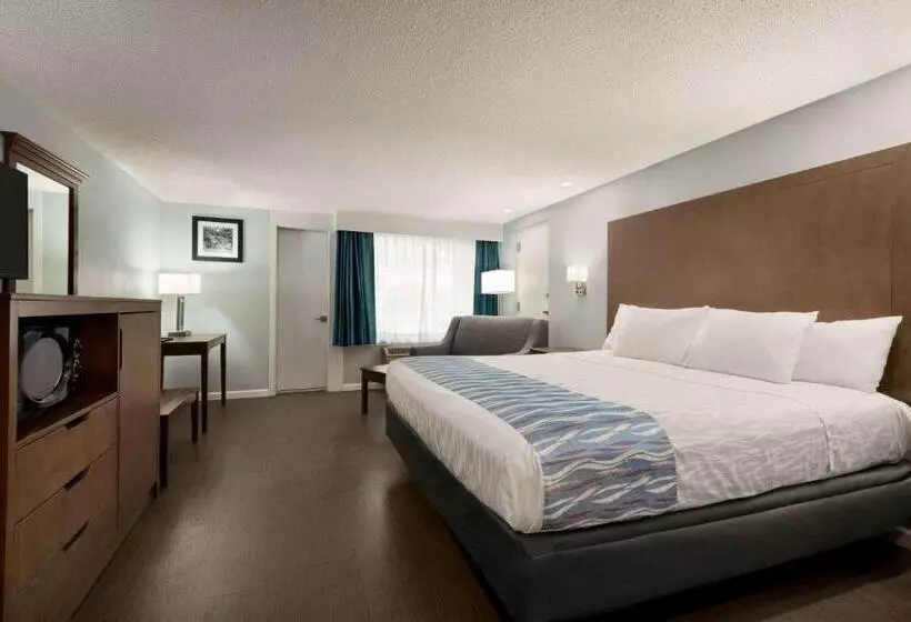 Отель Gatlinburg River Inn