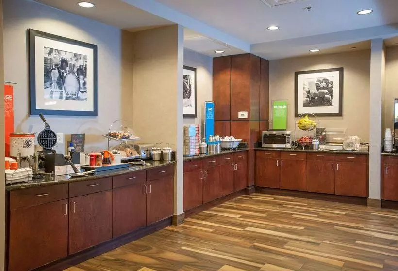 هتل Hampton Inn & Suites Mobile Providence Park/airport