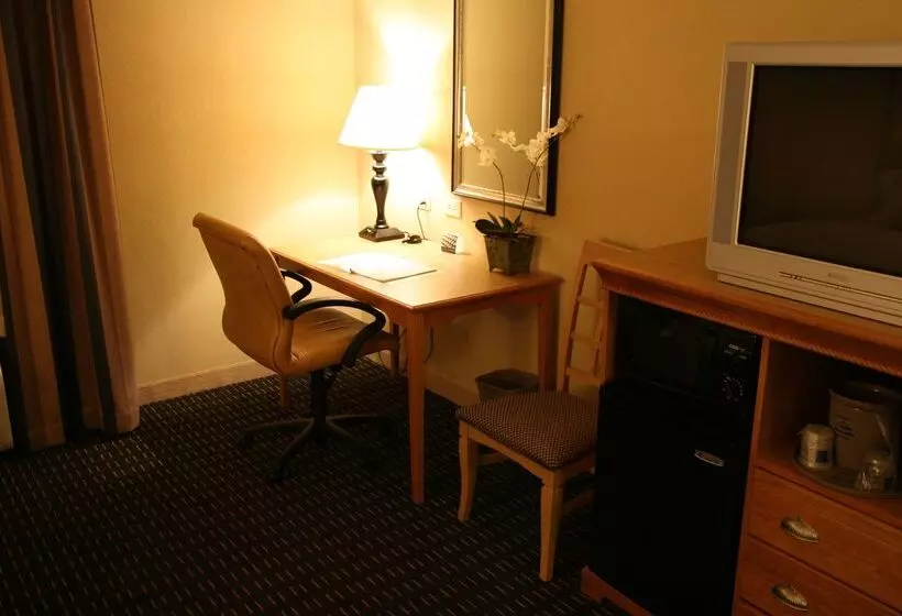 هتل Hampton Inn & Suites Mobile Providence Park/airport