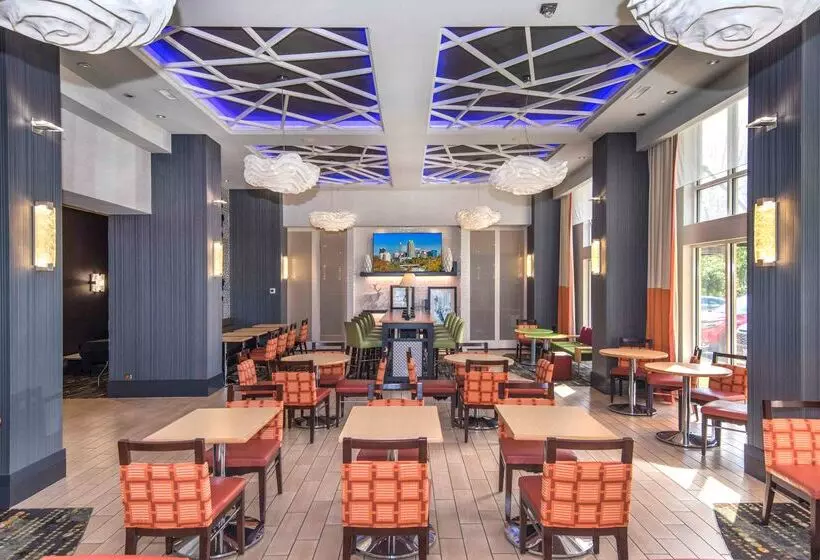 هتل Hampton Inn & Suites Raleighdurham Airportbrier Creek