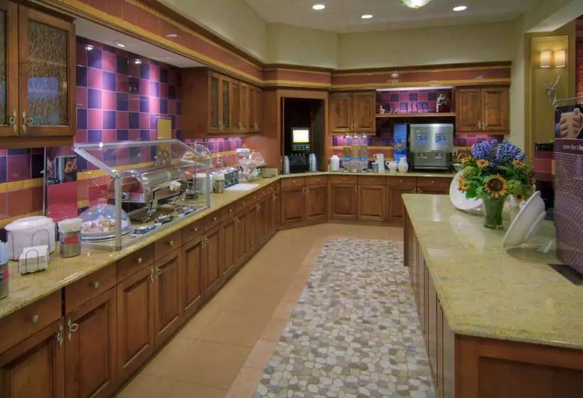 هتل Hampton Inn & Suites Raleighdurham Airportbrier Creek