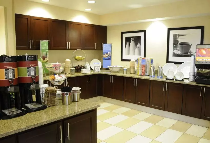 ホテル Hampton Inn & Suites Redding