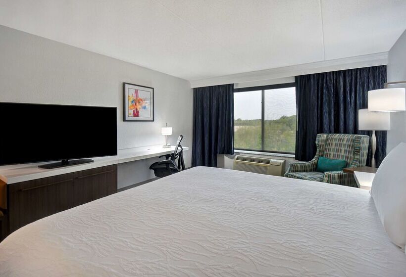 فندق Hilton Garden Inn Detroit Metro Airport