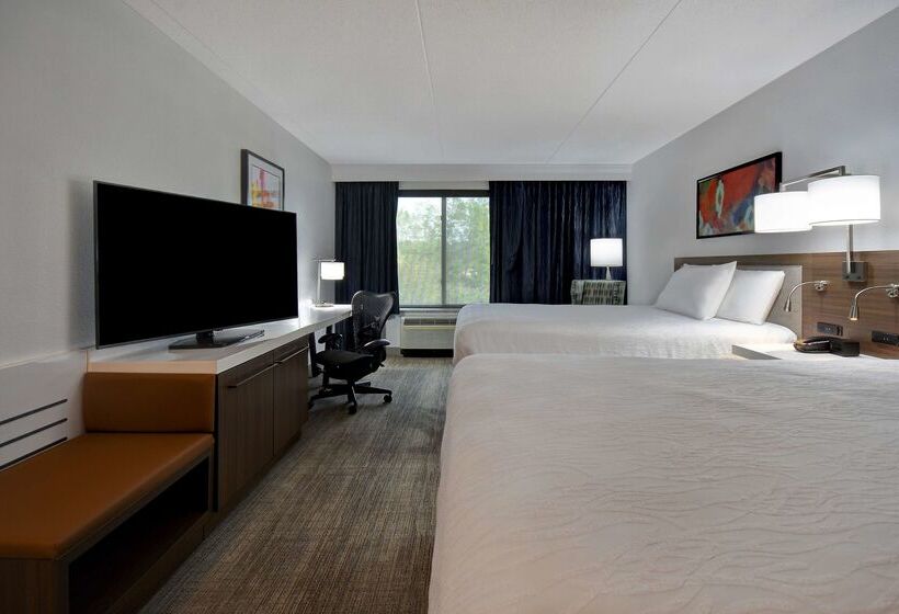 فندق Hilton Garden Inn Detroit Metro Airport