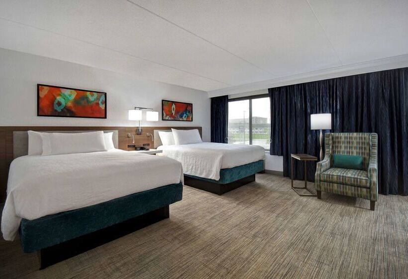 فندق Hilton Garden Inn Detroit Metro Airport