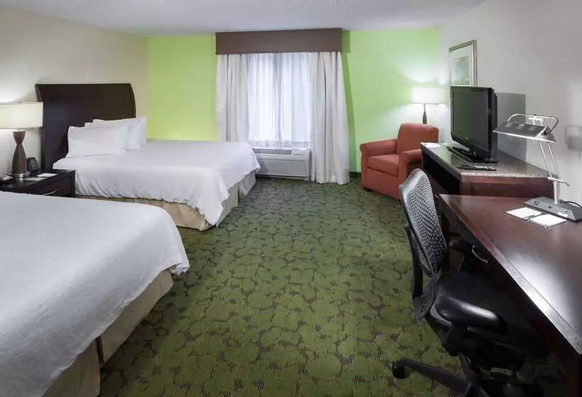בית מלון כפרי Hilton Garden Inn Merrillville