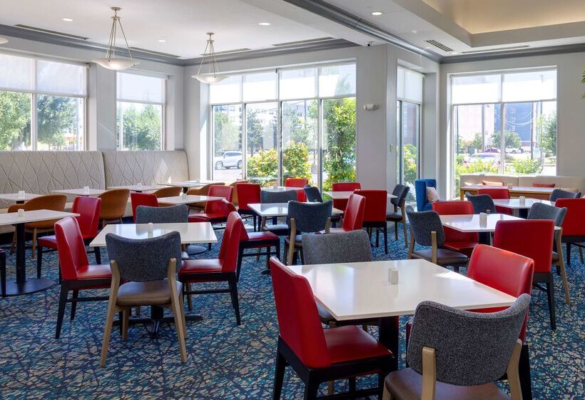 בית מלון כפרי Hilton Garden Inn Oklahoma City Airport