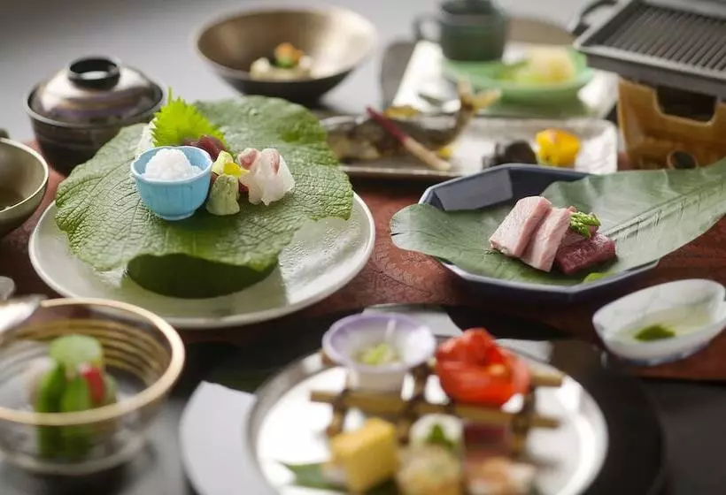 Отель Honjin Hiranoya Kachoan