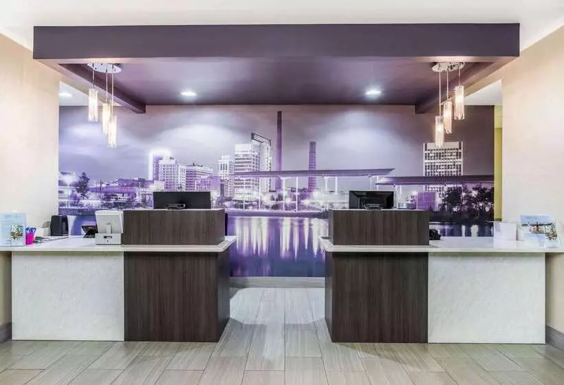 هتل La Quinta Inn & Suites By Wyndham Fultondale Birmingham N