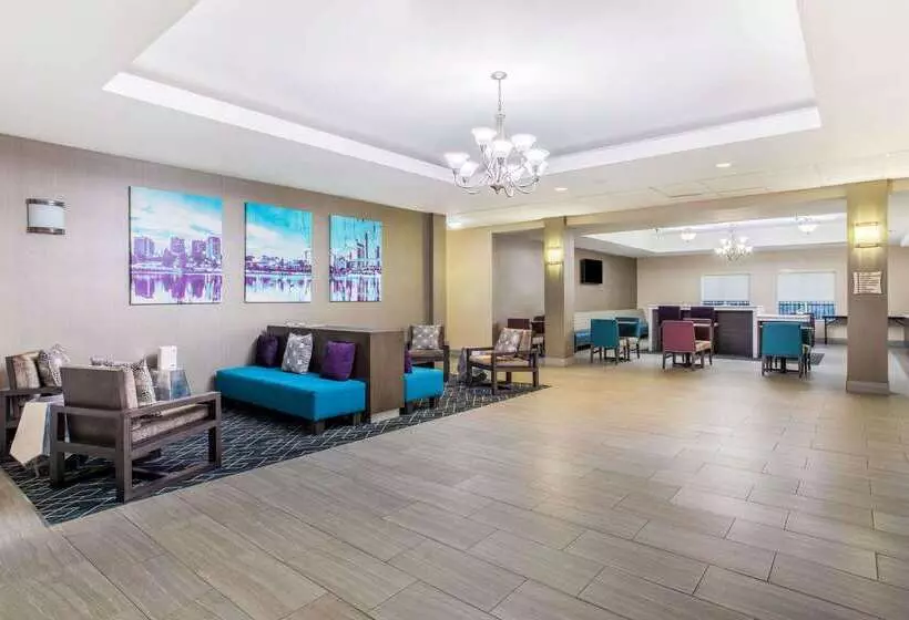 هتل La Quinta Inn & Suites By Wyndham Fultondale Birmingham N