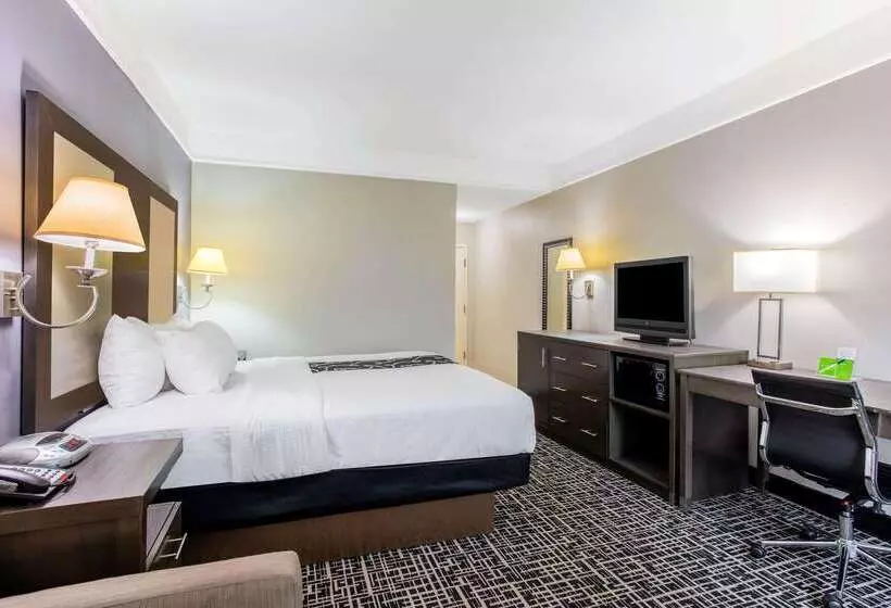 هتل La Quinta Inn & Suites By Wyndham Fultondale Birmingham N