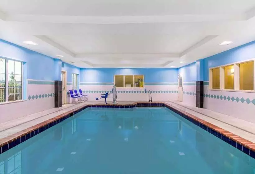 هتل La Quinta Inn & Suites By Wyndham Fultondale Birmingham N