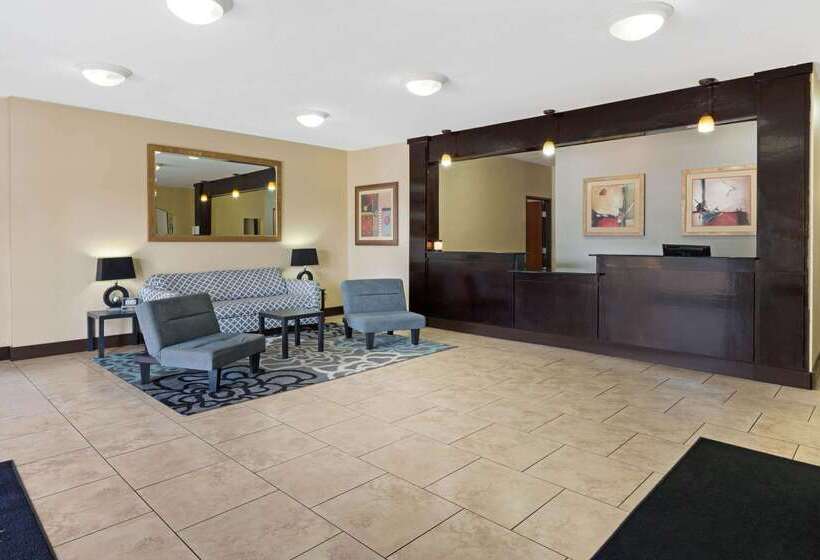 Отель La Quinta By Wyndham Morgan City