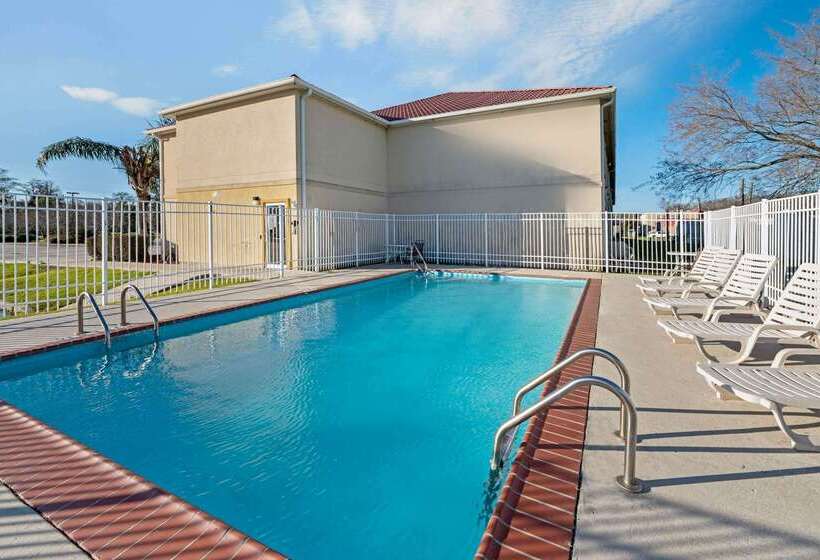 Отель La Quinta By Wyndham Morgan City