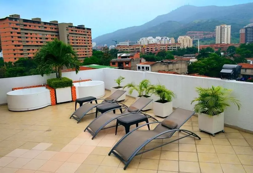 Hotel Ms Chipichape Plus