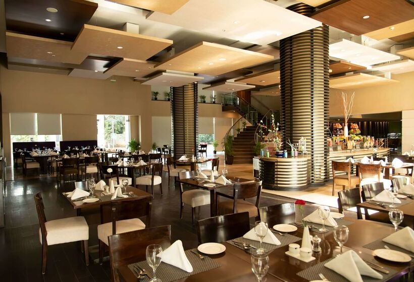 בית מלון כפרי Ramada Plaza By Wyndham Pune Hinjewadi