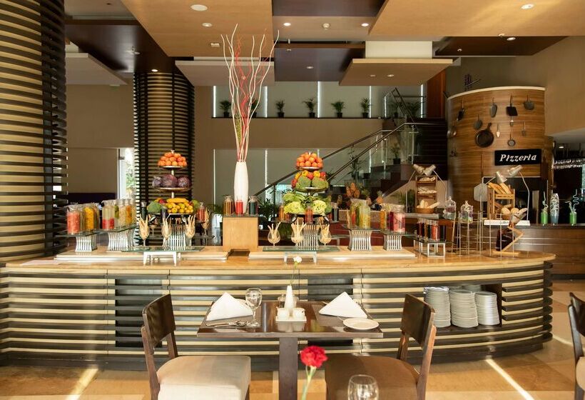 בית מלון כפרי Ramada Plaza By Wyndham Pune Hinjewadi