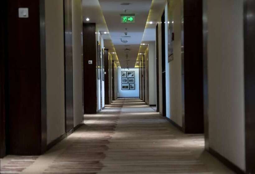 בית מלון כפרי Ramada Plaza By Wyndham Pune Hinjewadi