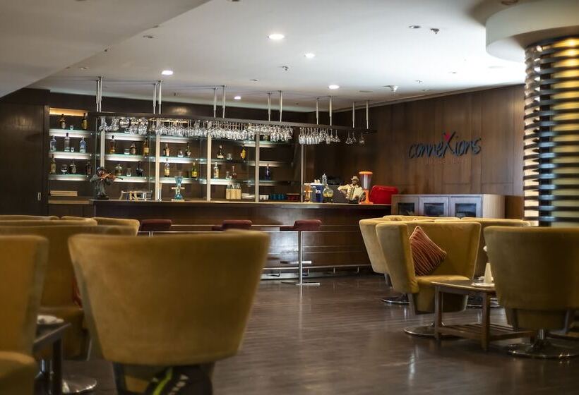 בית מלון כפרי Ramada Plaza By Wyndham Pune Hinjewadi