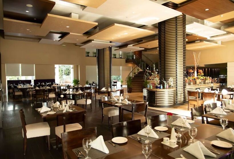 בית מלון כפרי Ramada Plaza By Wyndham Pune Hinjewadi