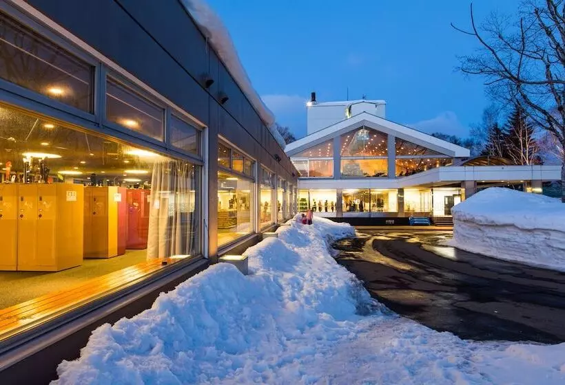 Отель The Green Leaf Niseko Village