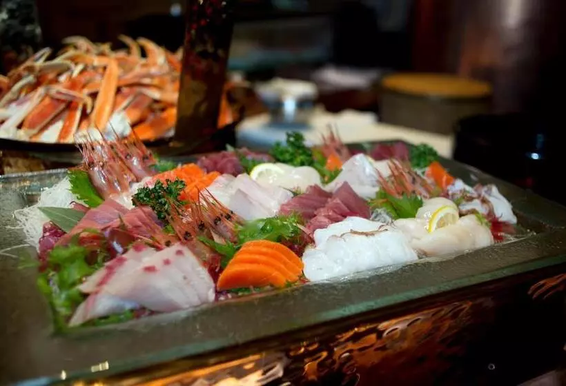 Отель The Green Leaf Niseko Village