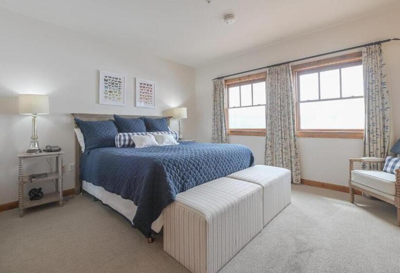 בית מלון כפרי The Lodge At Mountaineer Square