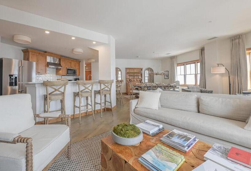 בית מלון כפרי The Lodge At Mountaineer Square