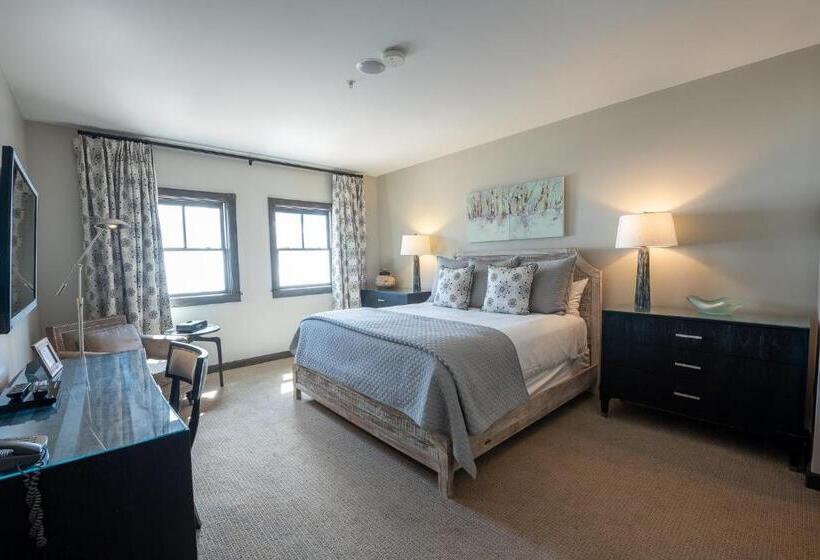 בית מלון כפרי The Lodge At Mountaineer Square