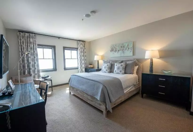 בית מלון כפרי The Lodge At Mountaineer Square