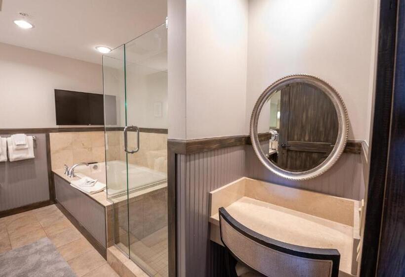 בית מלון כפרי The Lodge At Mountaineer Square