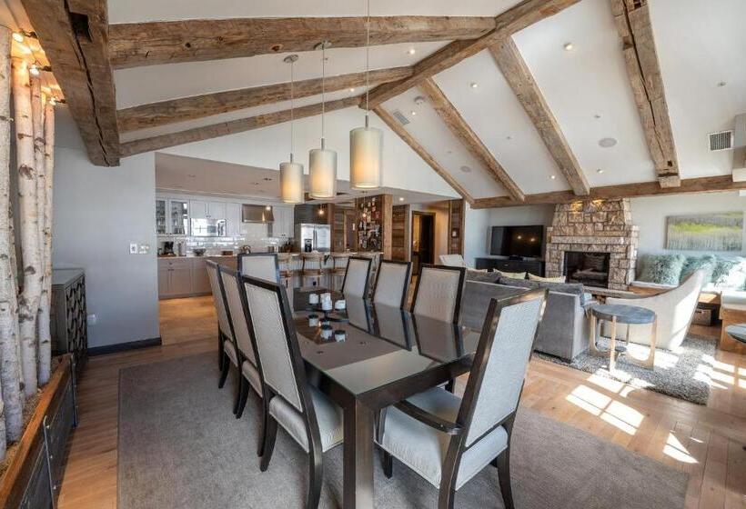 בית מלון כפרי The Lodge At Mountaineer Square