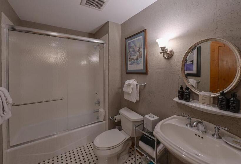 בית מלון כפרי The Lodge At Mountaineer Square