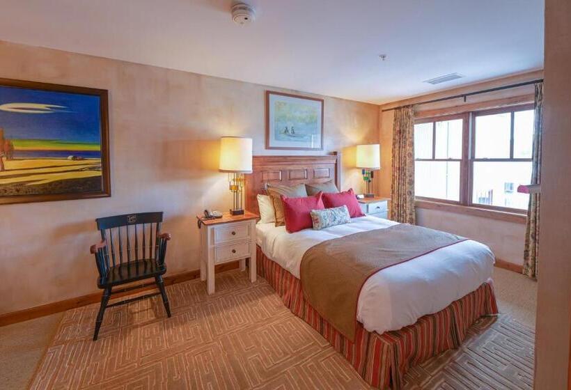 בית מלון כפרי The Lodge At Mountaineer Square