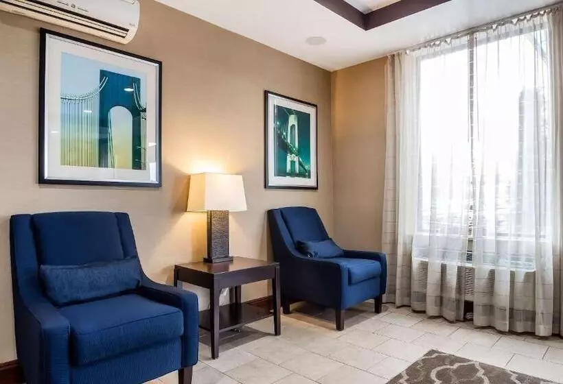 בית מלון כפרי The Staten Island Inn