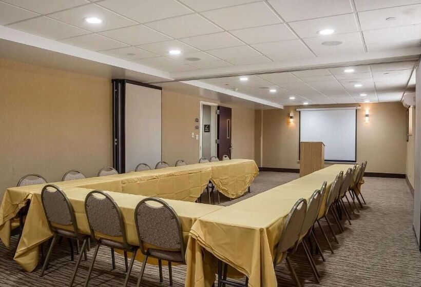 هتل The Staten Island Inn