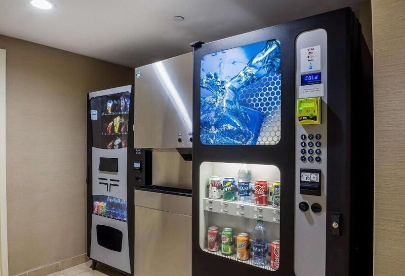 هتل The Staten Island Inn