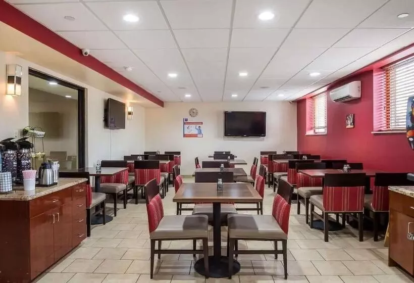 בית מלון כפרי The Staten Island Inn