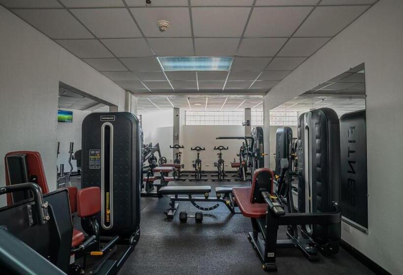 ホテル Wyndham San Jose Herradura