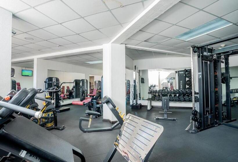 ホテル Wyndham San Jose Herradura