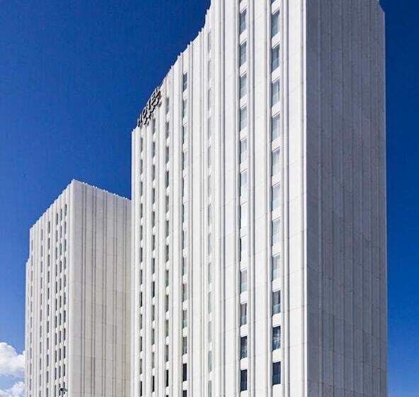 ホテル Yit Via Sevilla Mairena