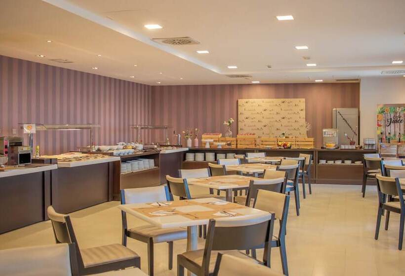 ホテル Yit Via Sevilla Mairena